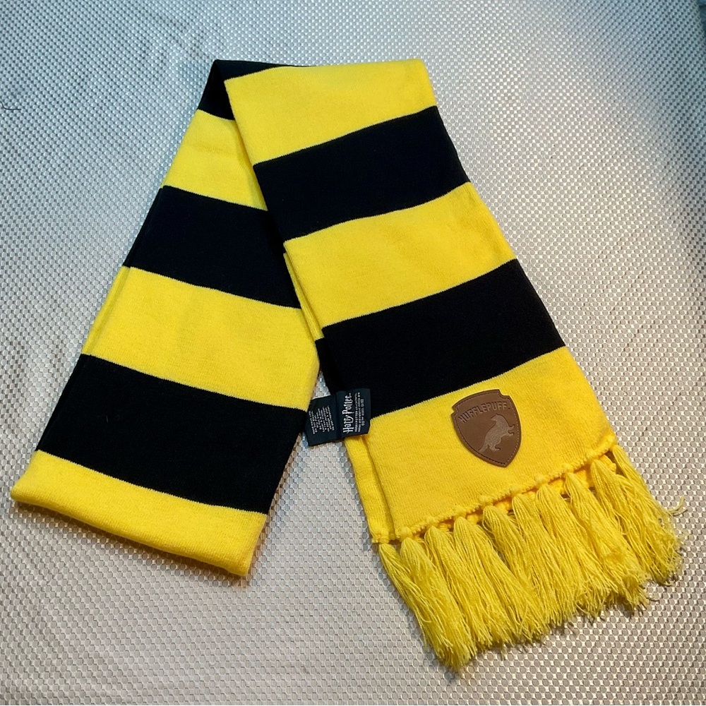 Harry Potter House Hufflepuff Striped Knit Fringe Scraf Faux Leather Patch